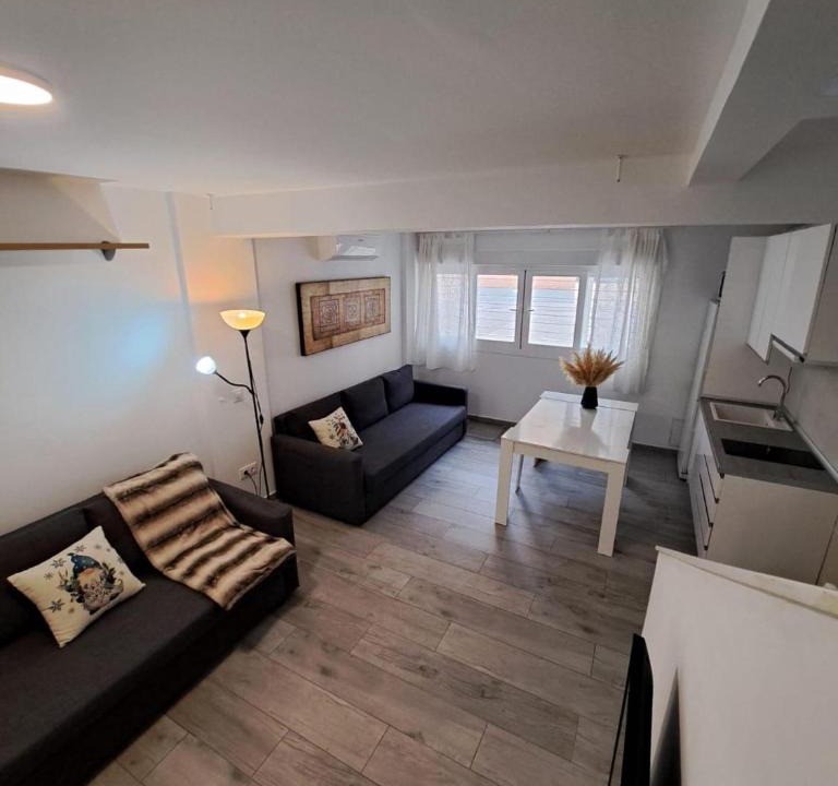 El Pilar Apartment | 10Guests-3minToMetro
