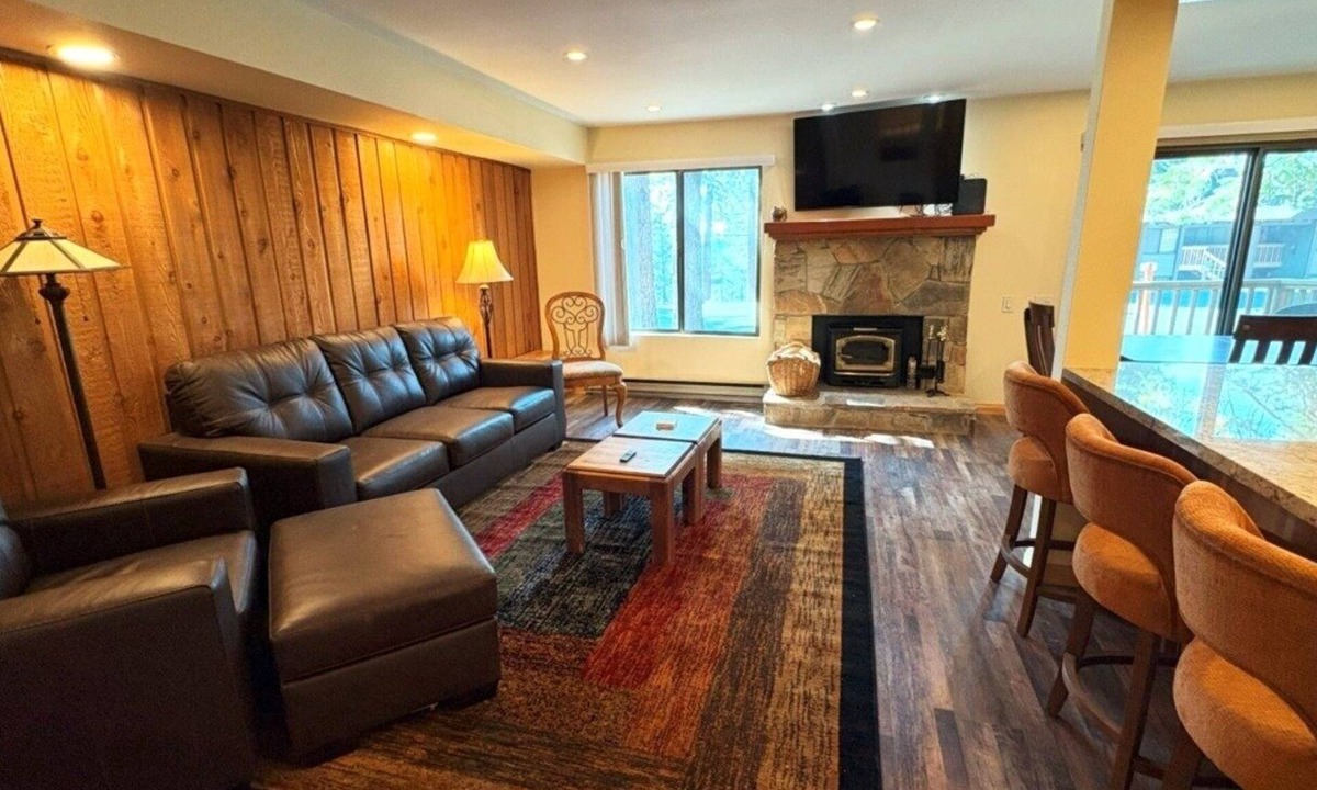 Mammoth Lakes Condo | 111 Premium