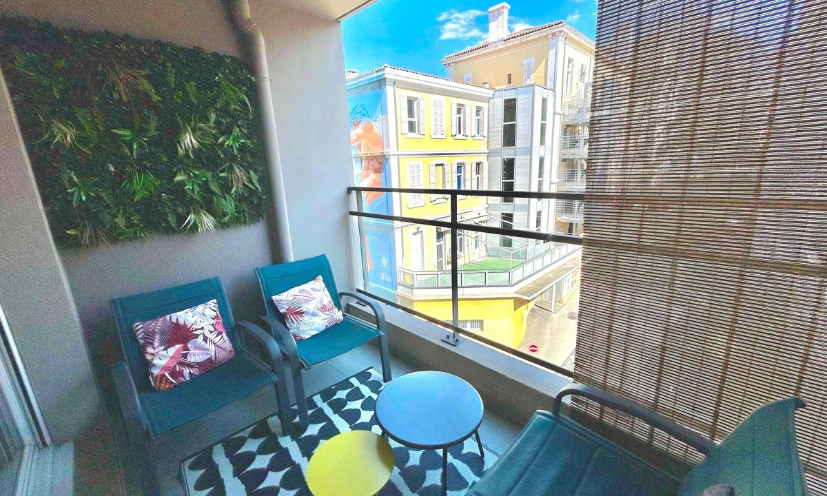 Les Grands Carmes Apartment | 13OR charming T3, car park, terrace, centre Joliette/Panier