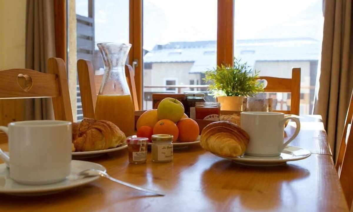 Briancon Apartment | 200m from resort center, 3rd floor, balcony, tv, ski locker, 40m², Serre Chevalier