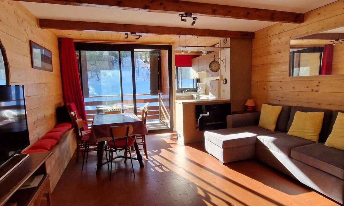Le Sauze Apartment | 200m from shops, 4th floor, balcony, tv, 42m², Sauze - Super Sauze