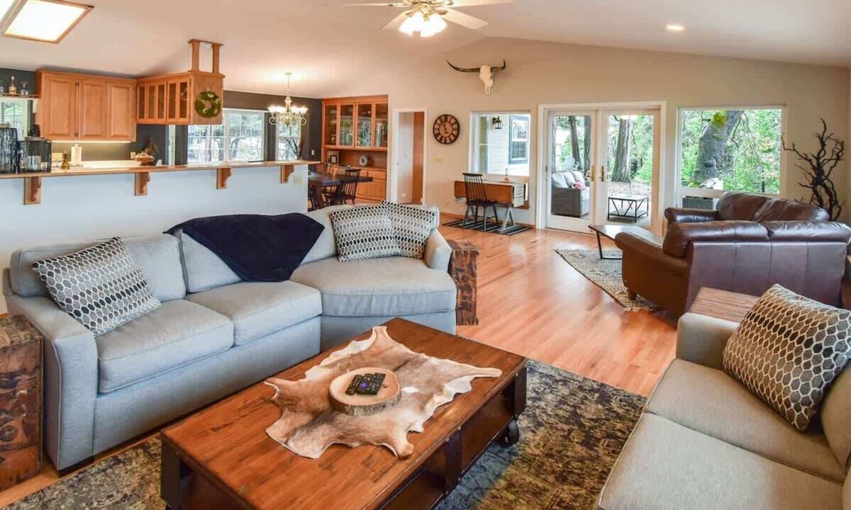 Twain Harte House | 3.3k Sqft, Arcade, Views, EV, Pinecrest & Dodge Ridge