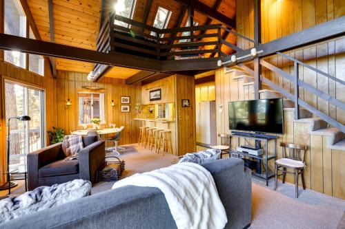Arnold House | 3 Mi to Big Trees State Park: Cabin w/Deck