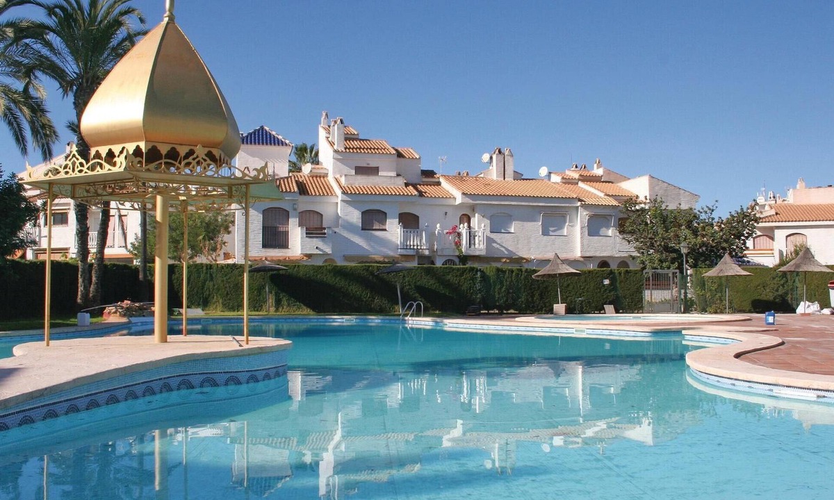 Los Arenales del Sol House | 4 bedroom accommodation in Gran Alacant