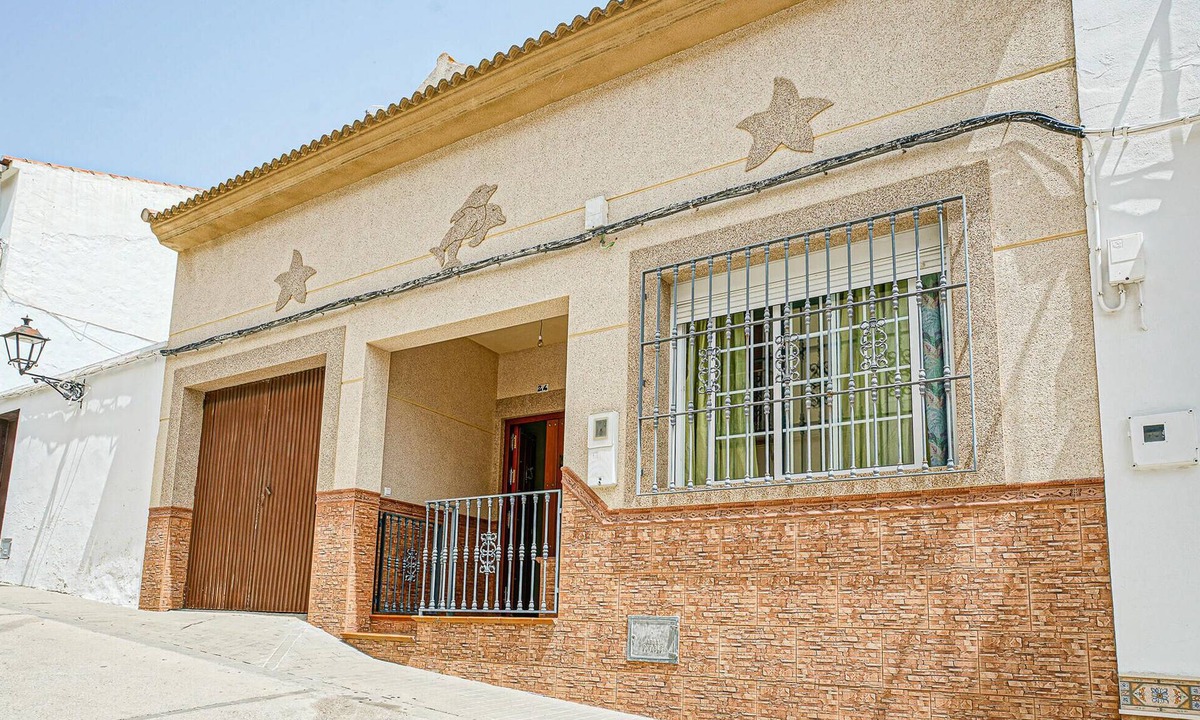 Algamitas House | 5 bedroom beautiful home in Algamitas