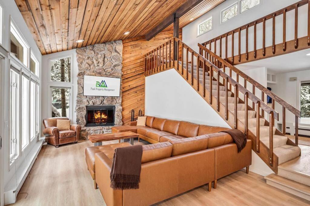 Eagle-Vail House | 5bed/3.5bath Eagle Vail/HotTub Many Extras!