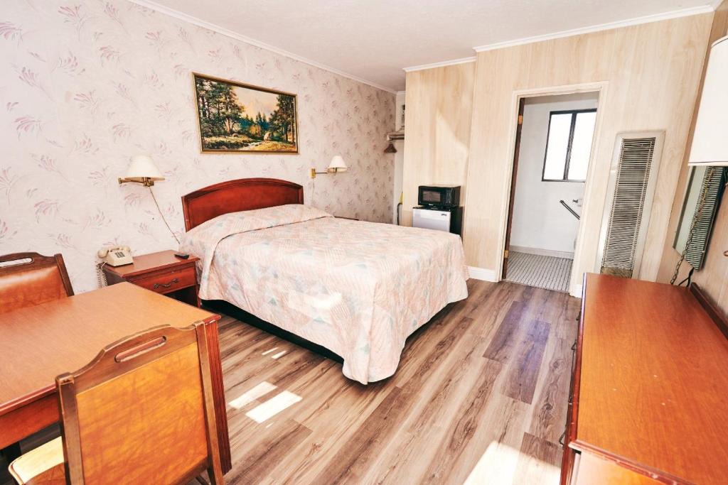 Corning Hotel | 7 Inn