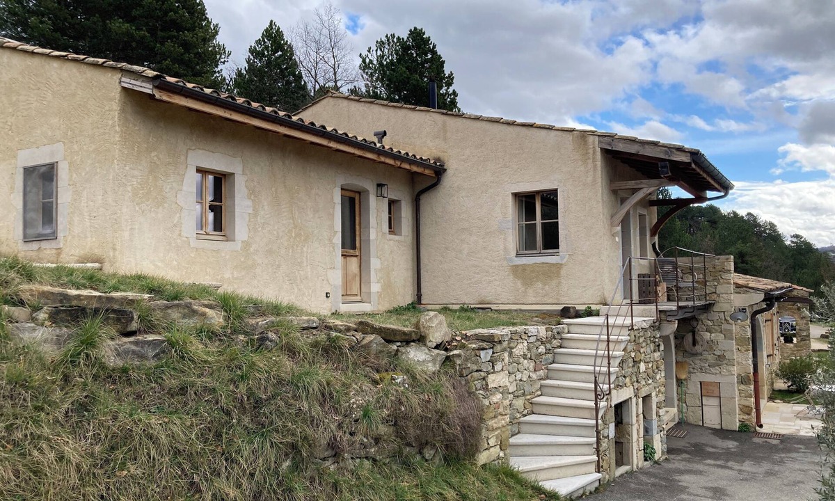 Saou Bed & Breakfast | A 75 m² self-contained vacation rental surrounded by nature, fully equipped with all modern comforts, for 2 people