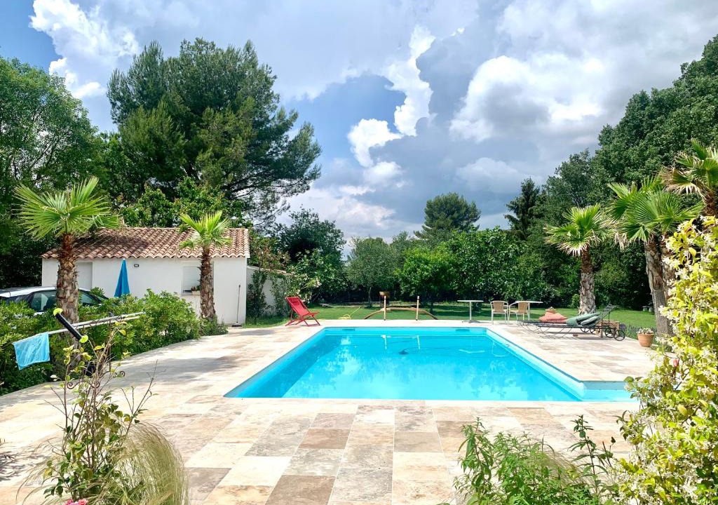 Simiane-Collongue Apartment | Aix-Marseille superbe T2 avec jardin, piscine et parking
