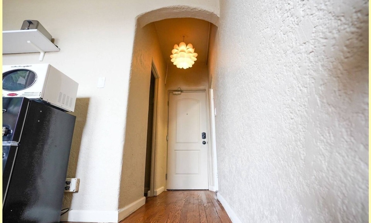 Rampart Village Apartment | Amazing studio for 2! Near DTLA!