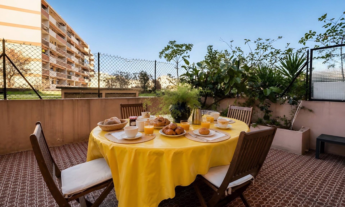 La Californie Apartment | Apartment "Accommodation for 4 People" with Private Terrace and Wi-Fi