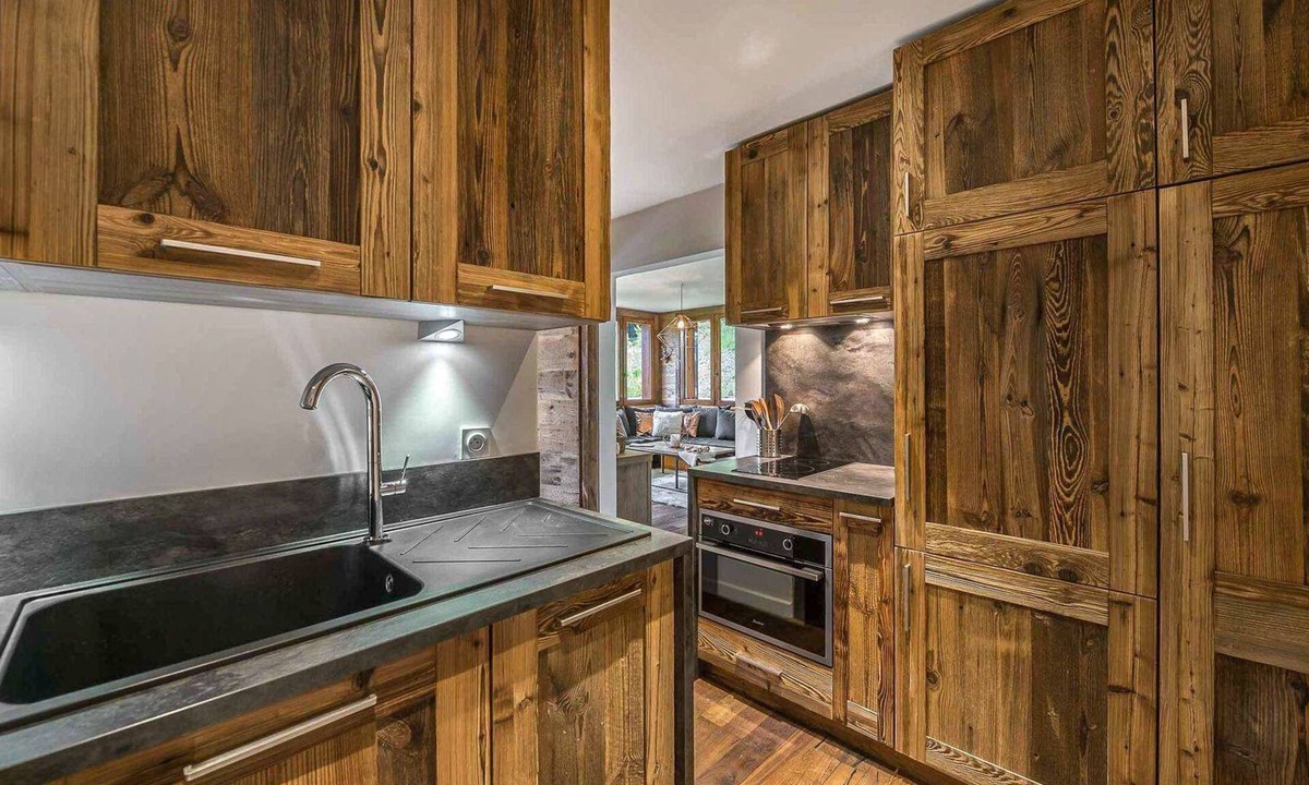 Courchevel Villa | Apartment Cadeau - Two Bedroom Villa, Sleeps 5