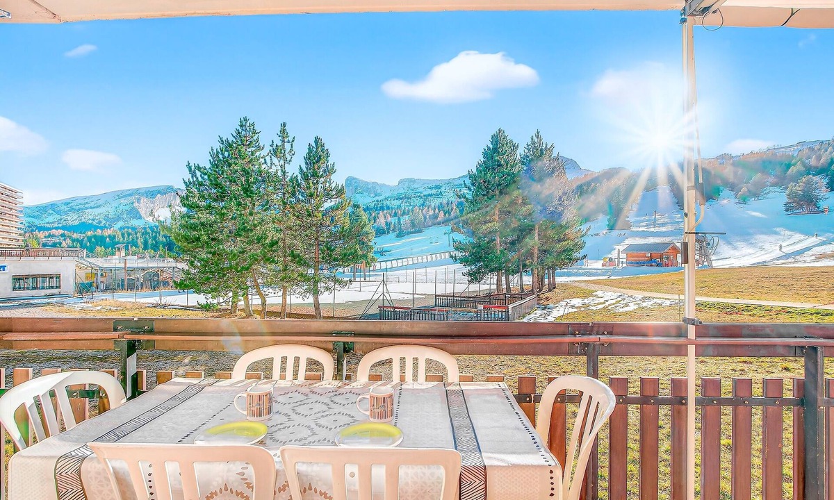Saint-Etienne-en-Devoluy Apartment | Apartment 'Superdévoluy Les Issarts' with Mountain View, Balcony and Wi-Fi