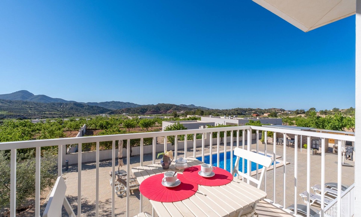 Abanilla Apartment | Apartment 'Unforgettable Rental in A Beautiful' with Balcony, Wi-Fi and Air Conditioning
