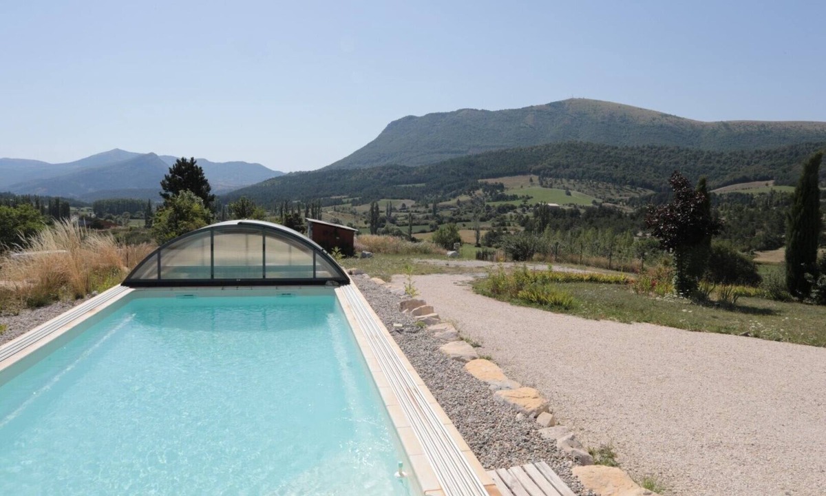 Mevouillon Apartment | Apartment with Private Terrace and Pool
