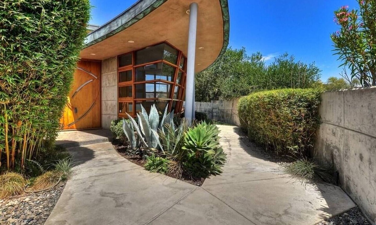 Mystic Hills House | Architectural 3-bedroom house with Views Laguna Beach Monthly stays.