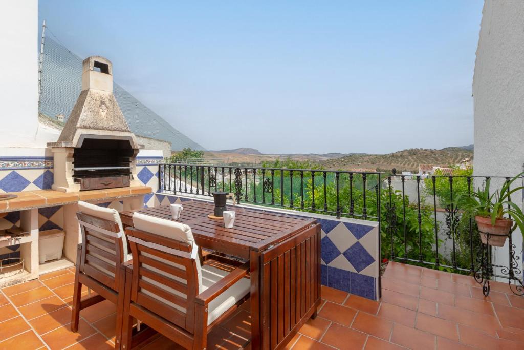 Ardales House | Ardales House