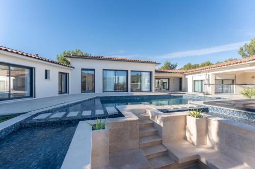 Lancon-Provence Villa | Aria Blue - Spacieuse - Climatisée - Piscine