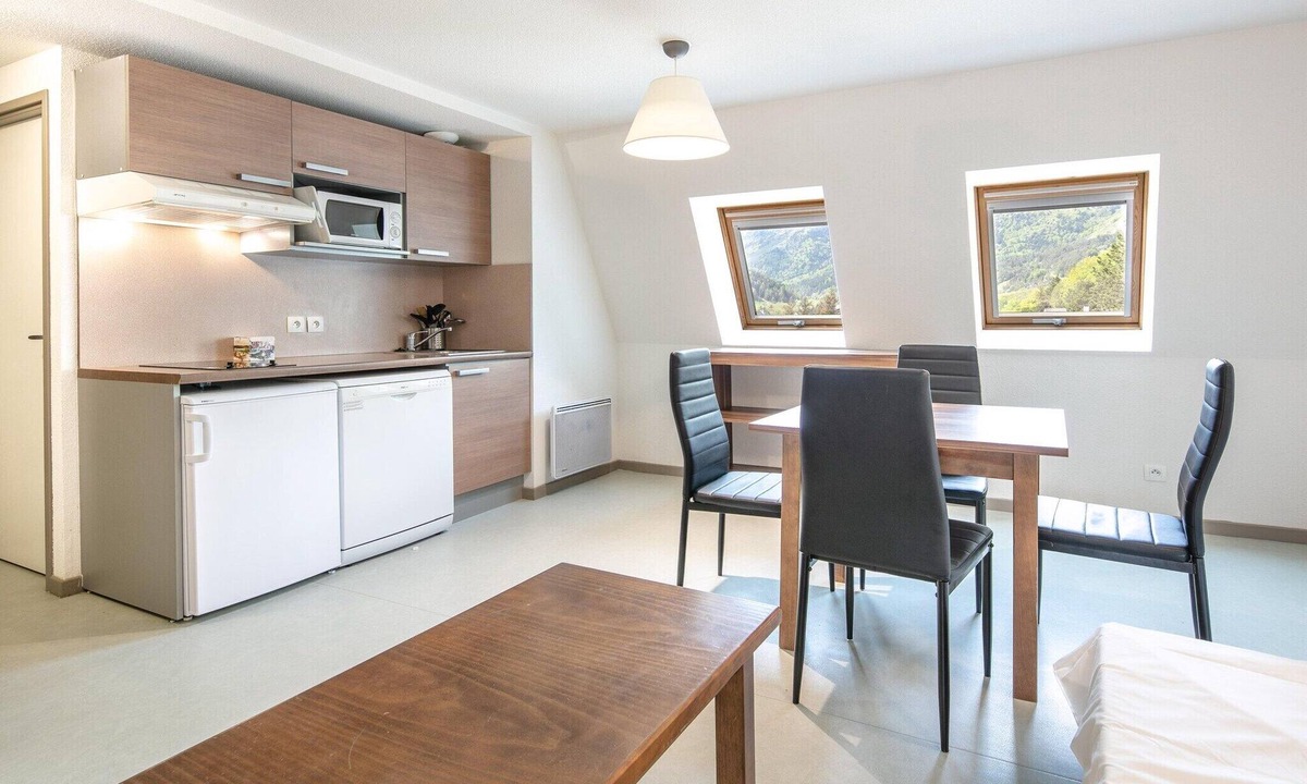 Gresse-en-Vercors Apartment | Attic apartment with Alpine charm