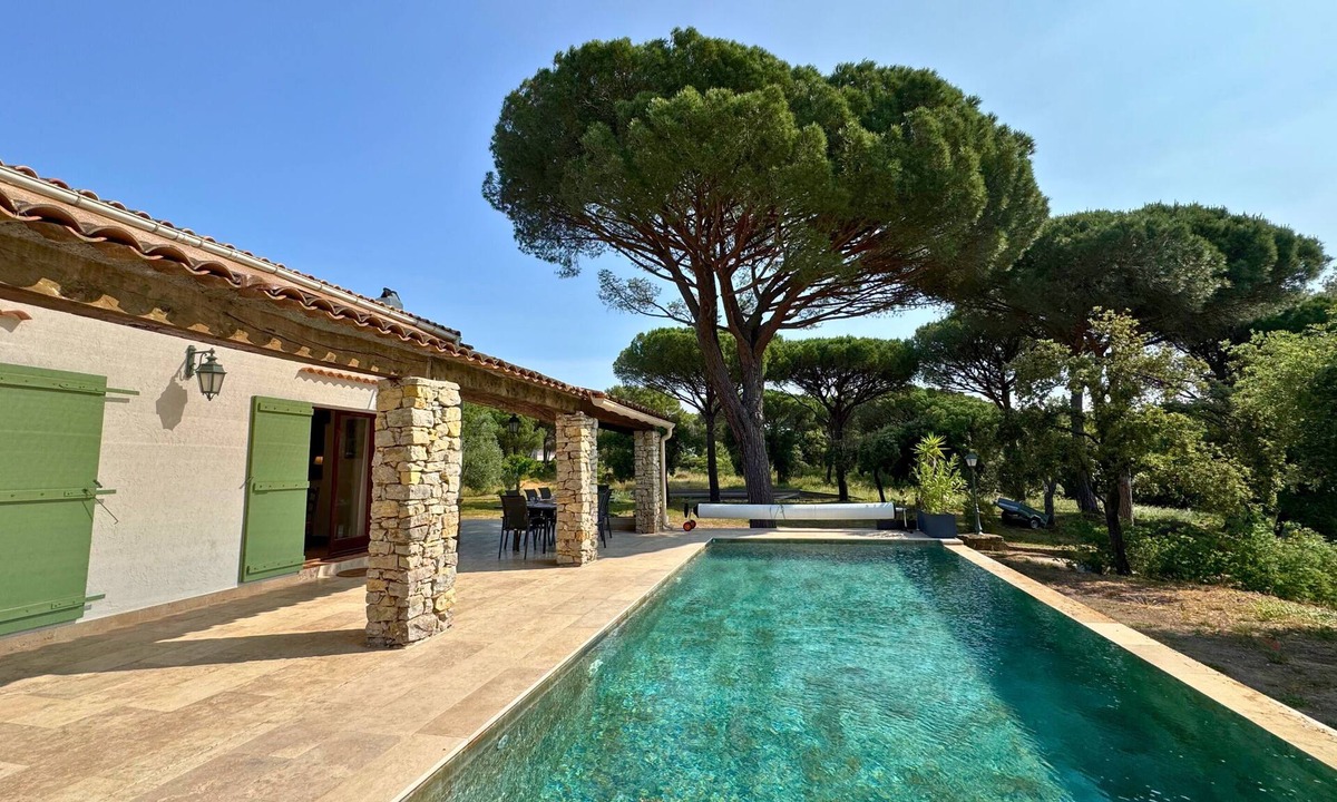 Roquebrune-sur-Argens Villa | Authentic villa with heated pool, calm & nature