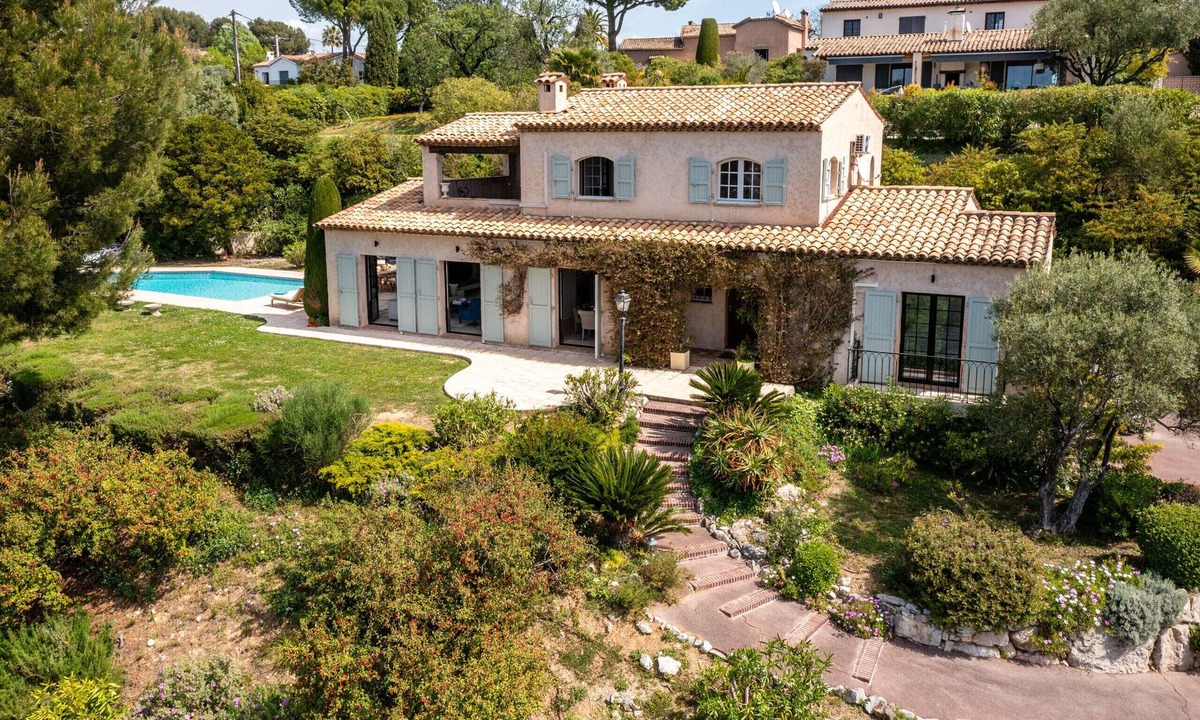 Saint-Paul-de-Vence Villa | Bastide Lisbon – Pool & panoramic views