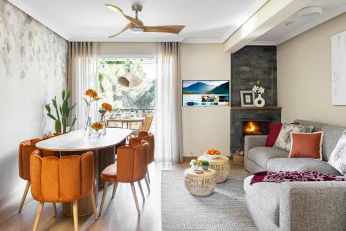San Martin de Valdeiglesias Apartment | Beachfront Lake View Apartment