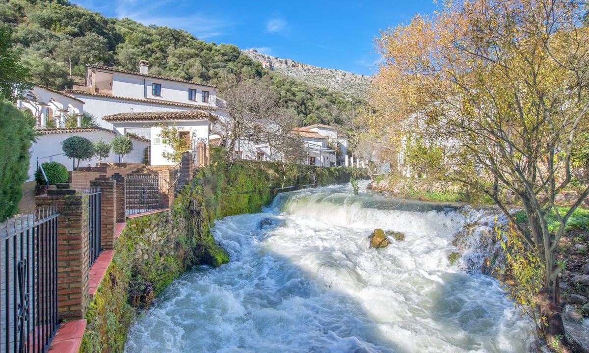 Benaojan Apartment | Beautiful Apartment "Casa Rural Nacimiento 1" with Pool