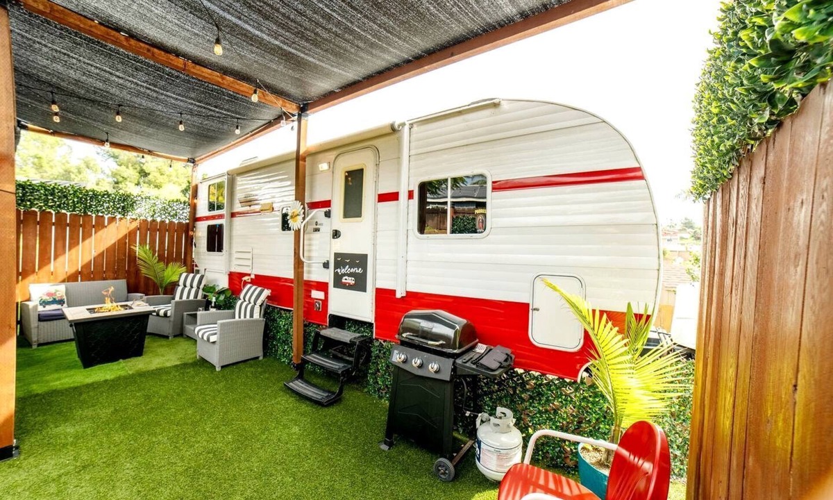 Granite Hills House | Beautiful Caravan Fire Pit and Barbecue Provided in El Cajon, California