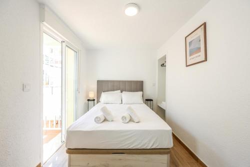 San Diego Apartment | Bright Modern Home with Terrace
