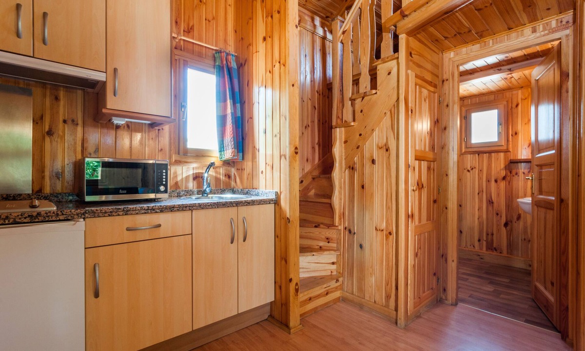 Santa Marta de Tormes RV Rental | Bugalows camping Regio
