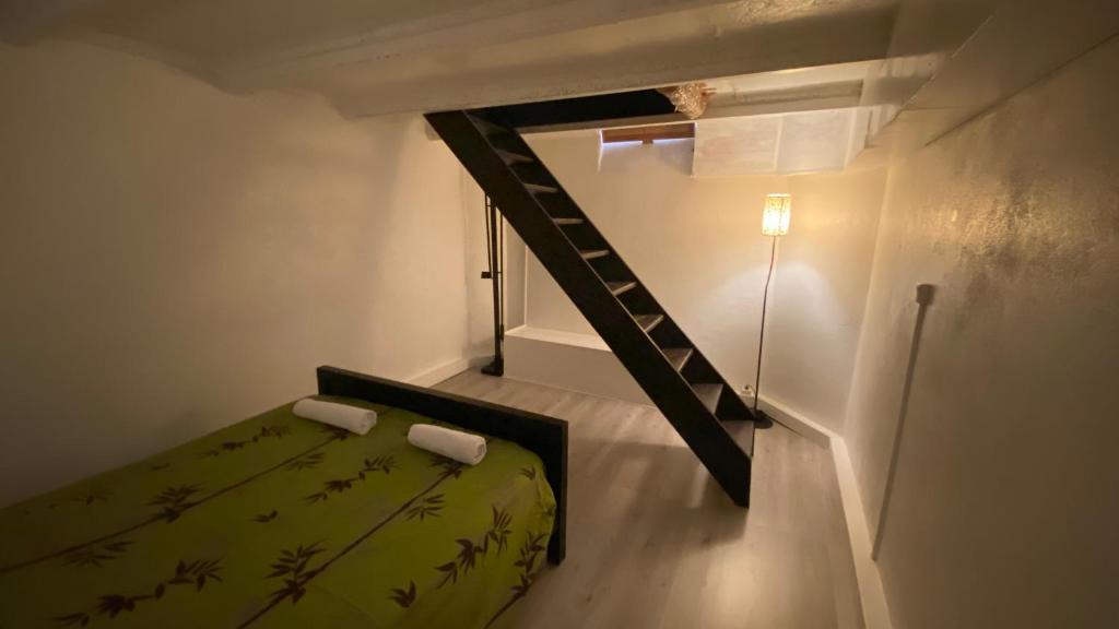 Liberation Apartment | Campement rapide