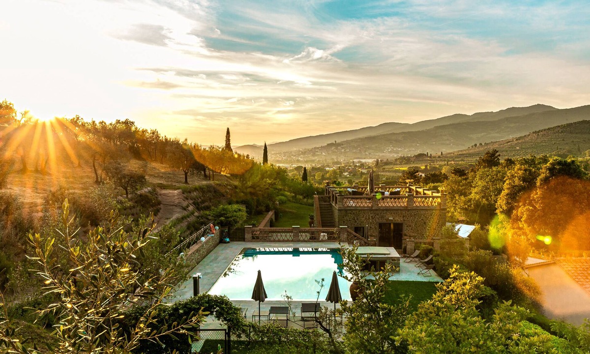 Castiglion Fiorentino Villa | Caspoli, Villa with a private pool and hot tub