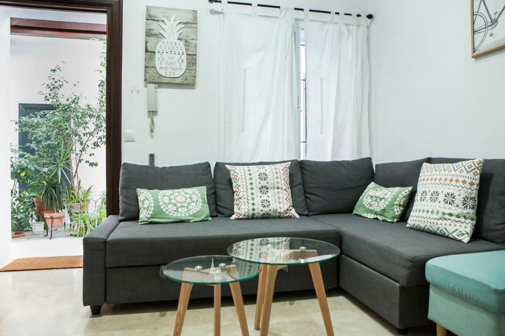Feria Apartment | CENTRICO, PATIO TIPICO SEVILLANO
