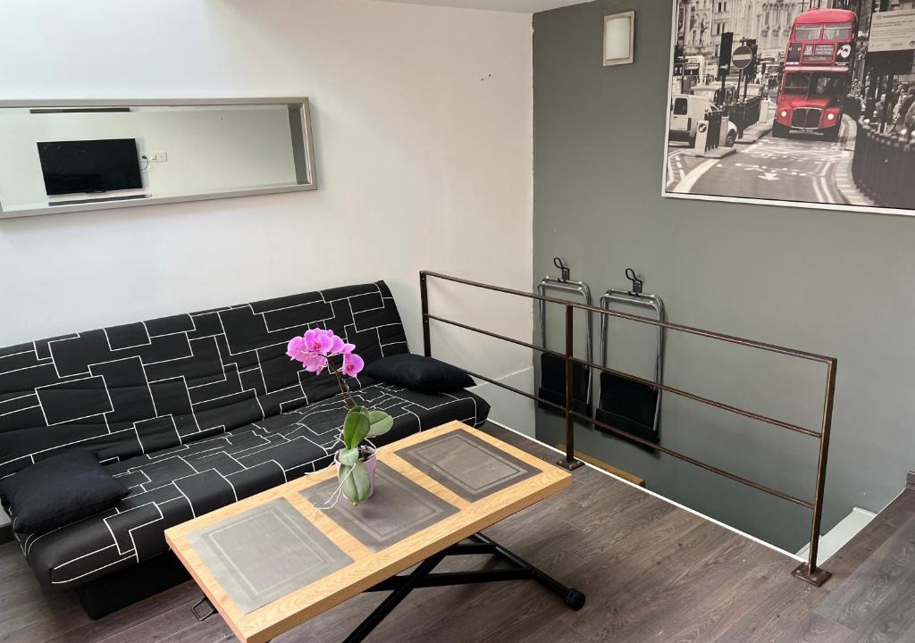 La Roque-d'Antheron Apartment | Charmante maisonnette au cœur du village