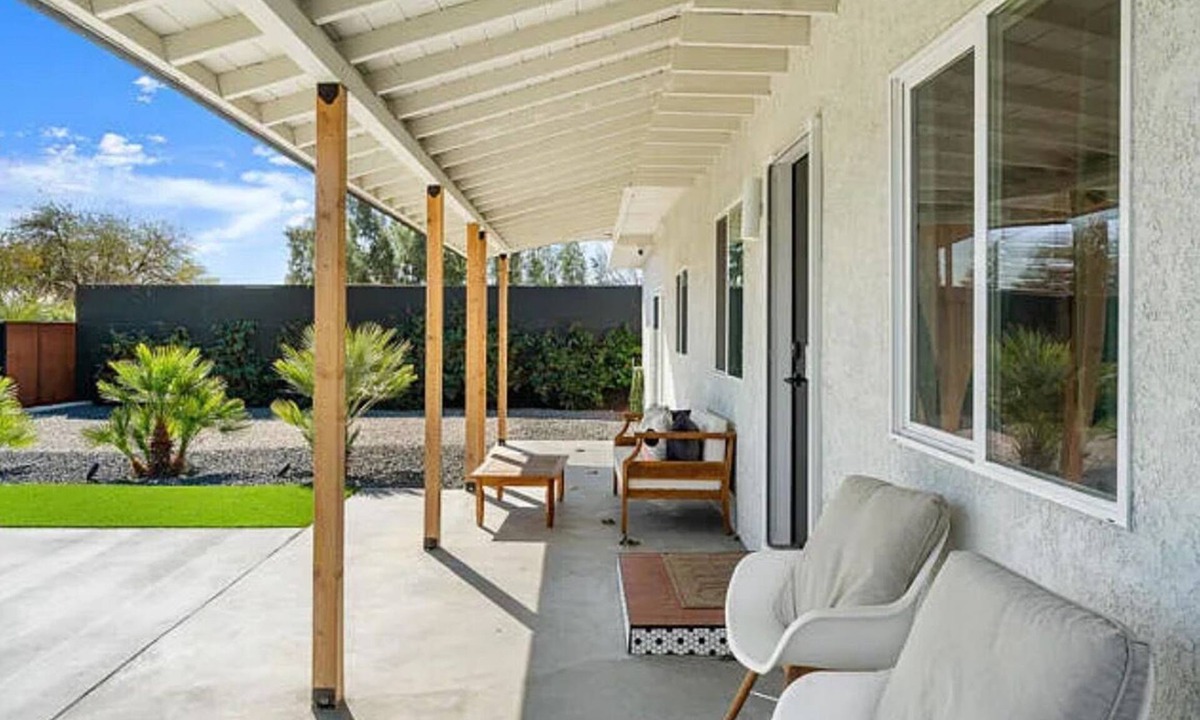 North Palm Springs House | Charming 2-bedroom house with AC in North Palm Springs