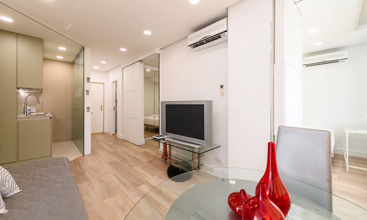 Cuatro Caminos Apartment | Charming 2-bedroom flat with city views - Madrid