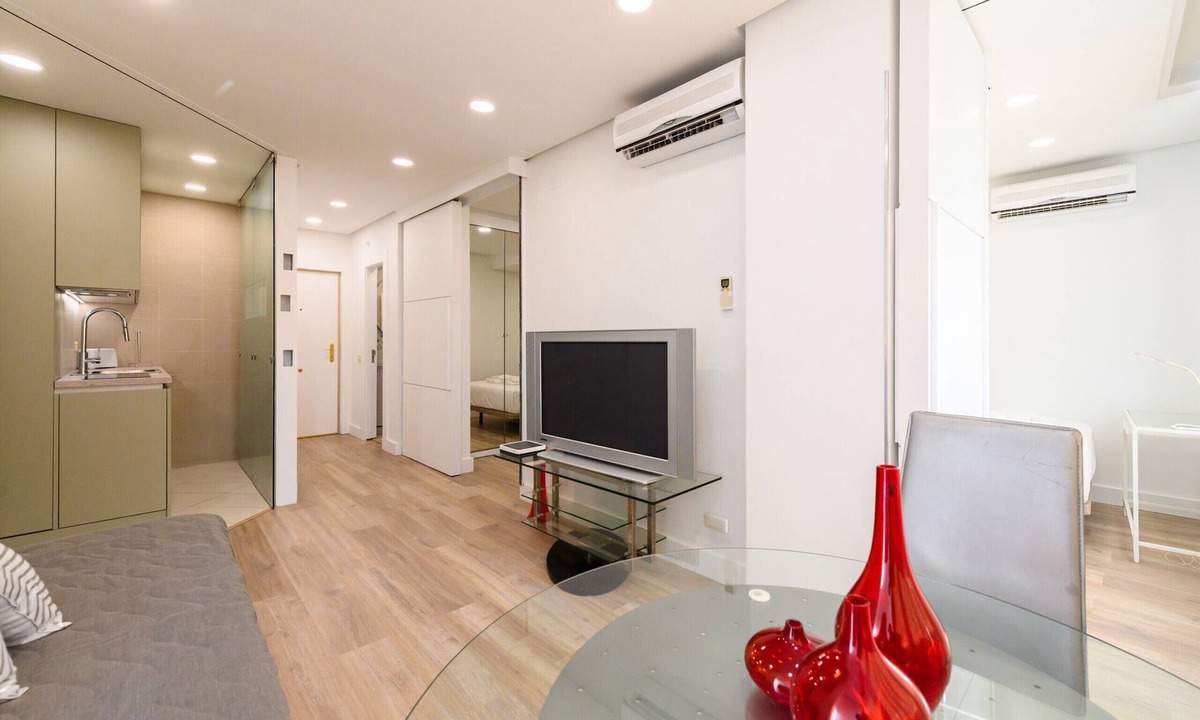 Cuatro Caminos Apartment | Charming 2-bedroom flat with city views - Madrid