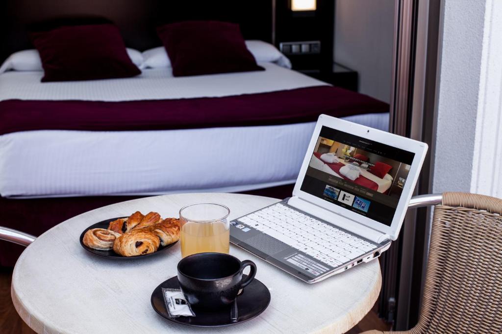 Barajas Hotel | Clement Barajas