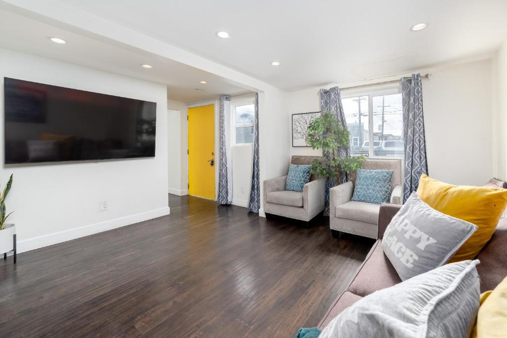 Oakland Apartment | Comfortable stay