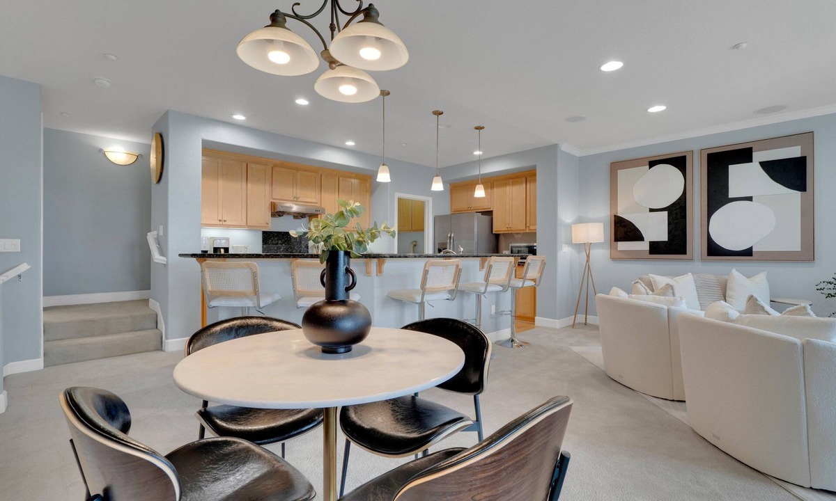 North San Jose Condo | Convenient and Accessible, Park + BBQ + Pool +Gym by Hello Hideout