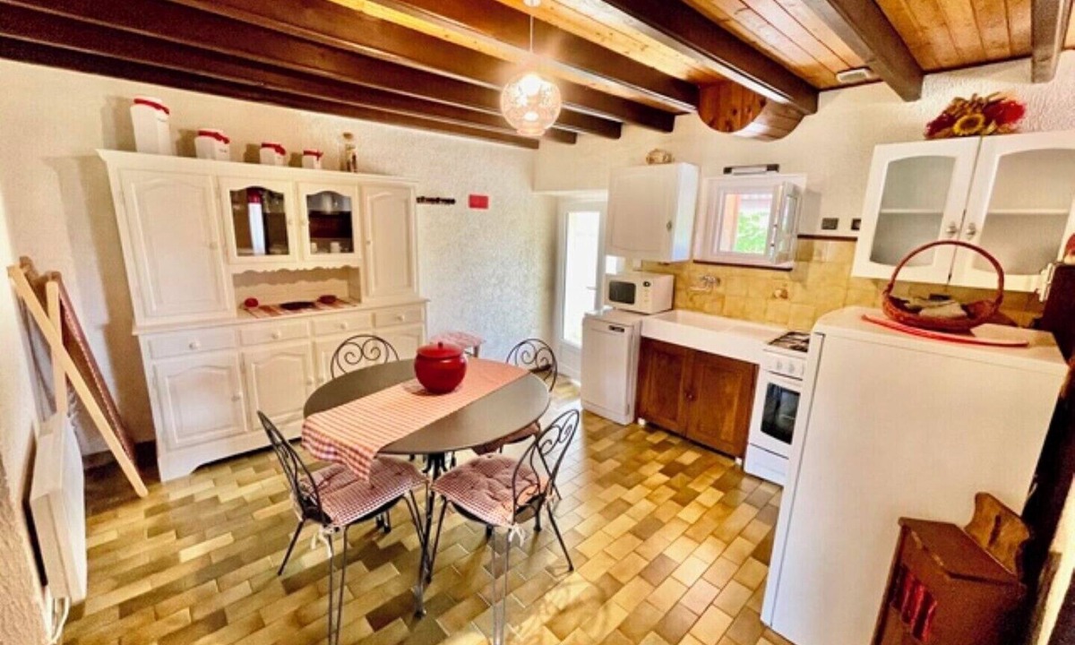Saint-Disdier Cottage | Cosy gîte in a quiet location. Nature and magnificent views