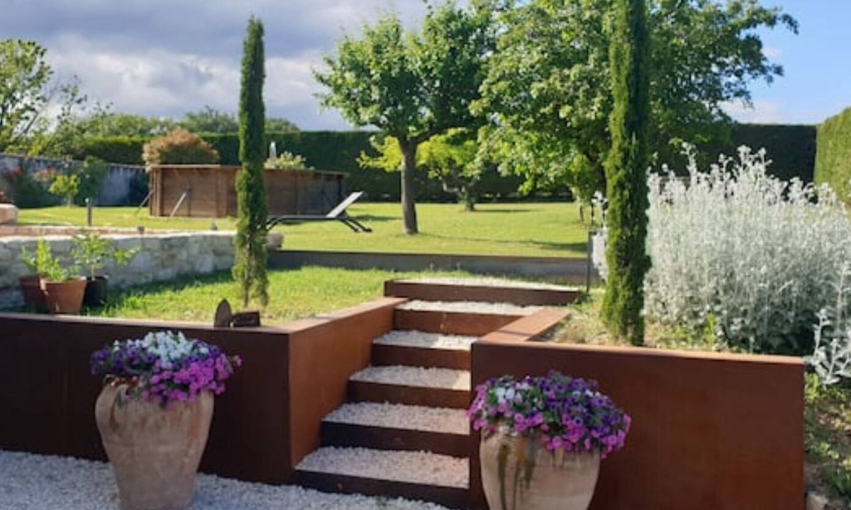 La Batie-Rolland House | Cottage "La cour joyeuse" with a painter'studio