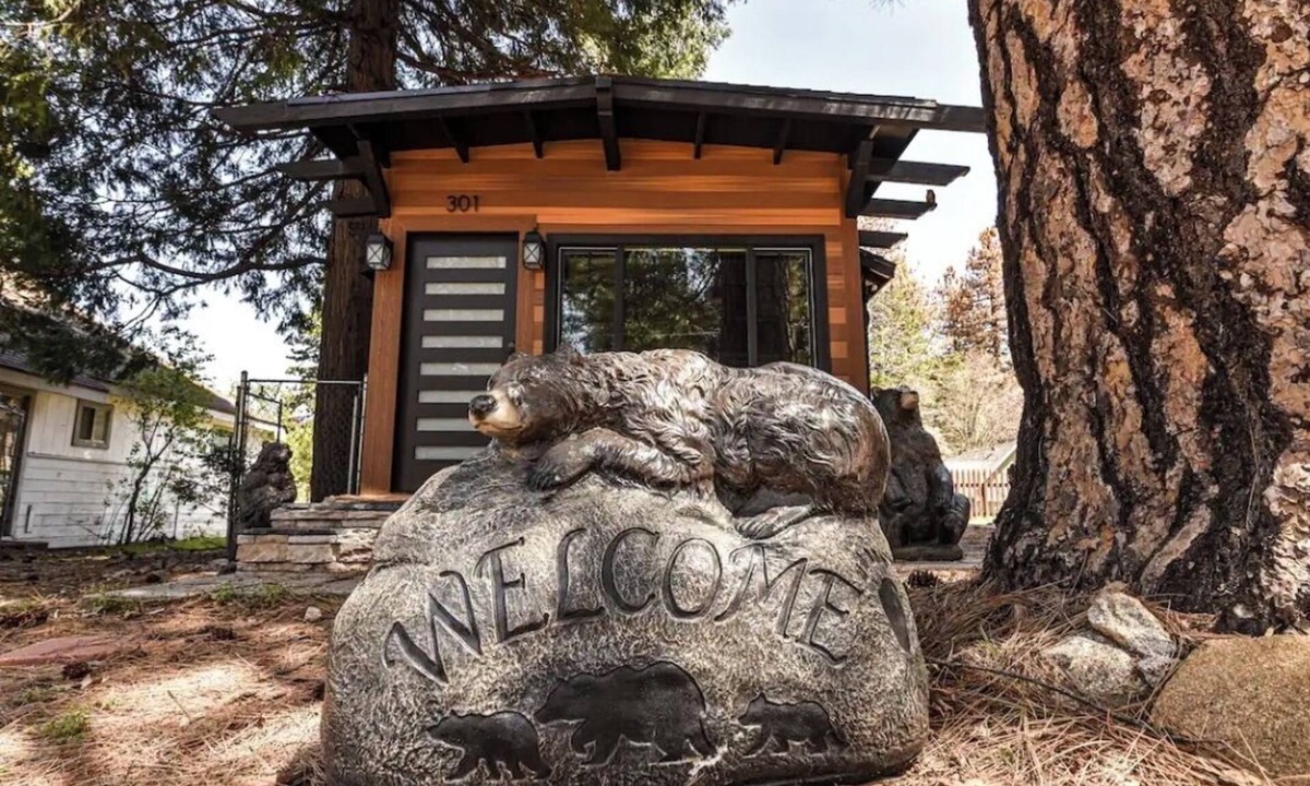 Crestline Cabin | Cozy modern little cabin in Crestline