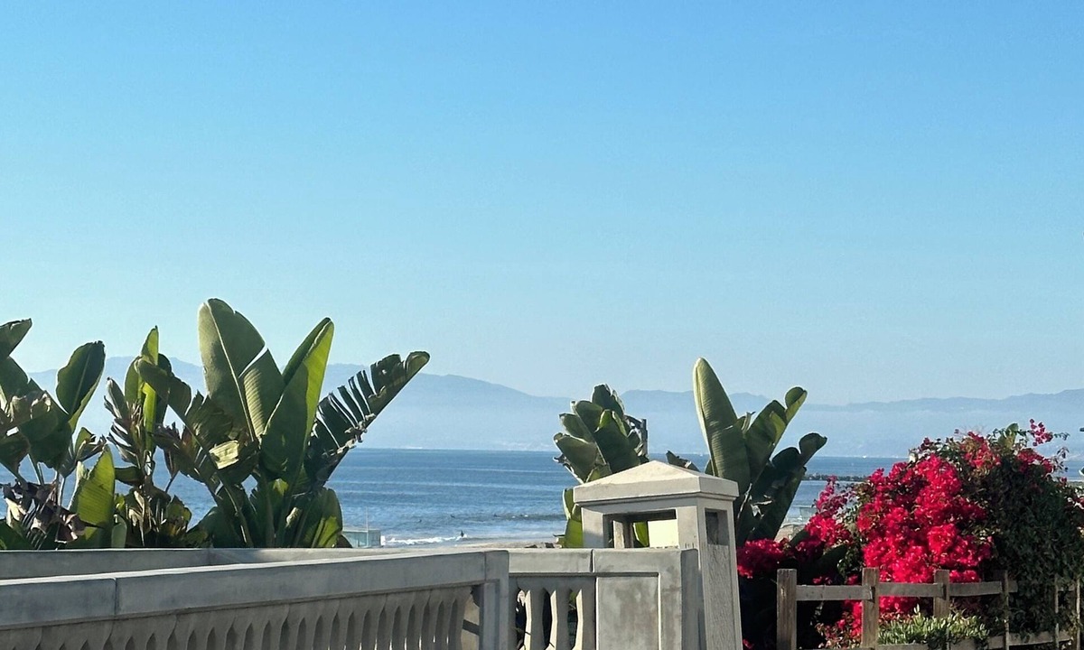 El Porto Apartment | Cozy Ocean View apartment in North Manhattan Beach