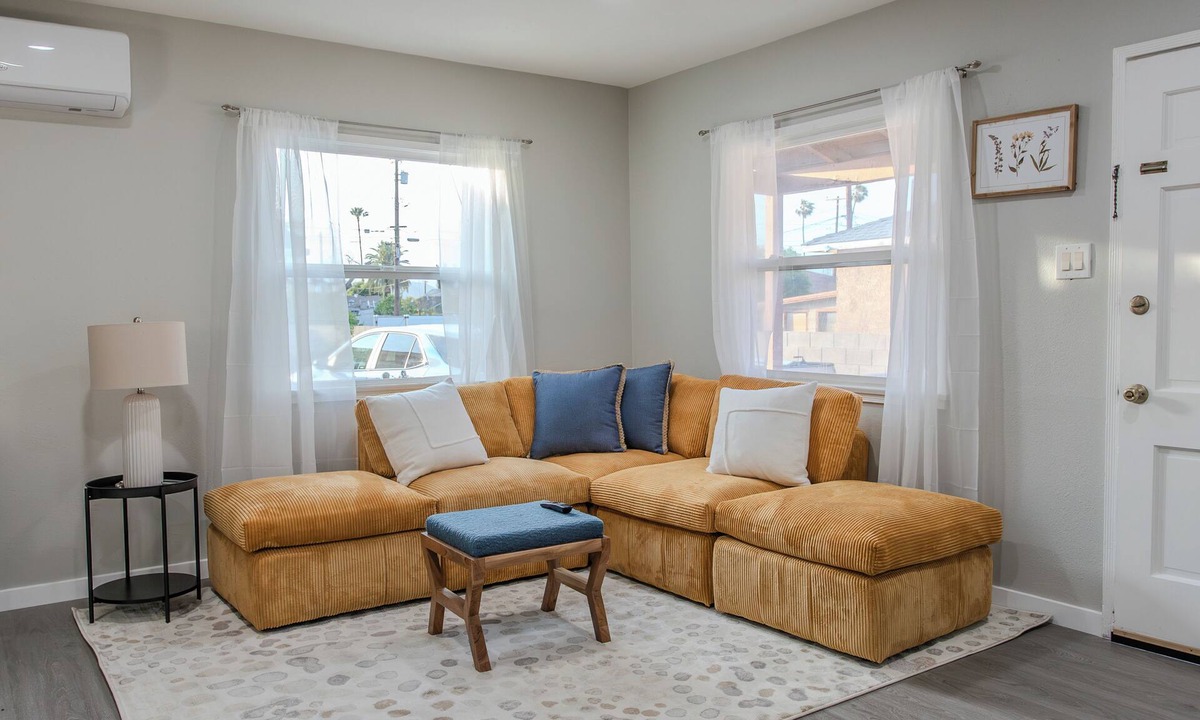 Downtown Riverside House | Cozy, Private, & Safe 3 Bed Home - 2 Min from DTR & UCR