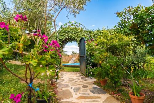 La Acena de la Borrega Apartment | Cozy studio in Valencia de Alcántara 25 m² lovely garden