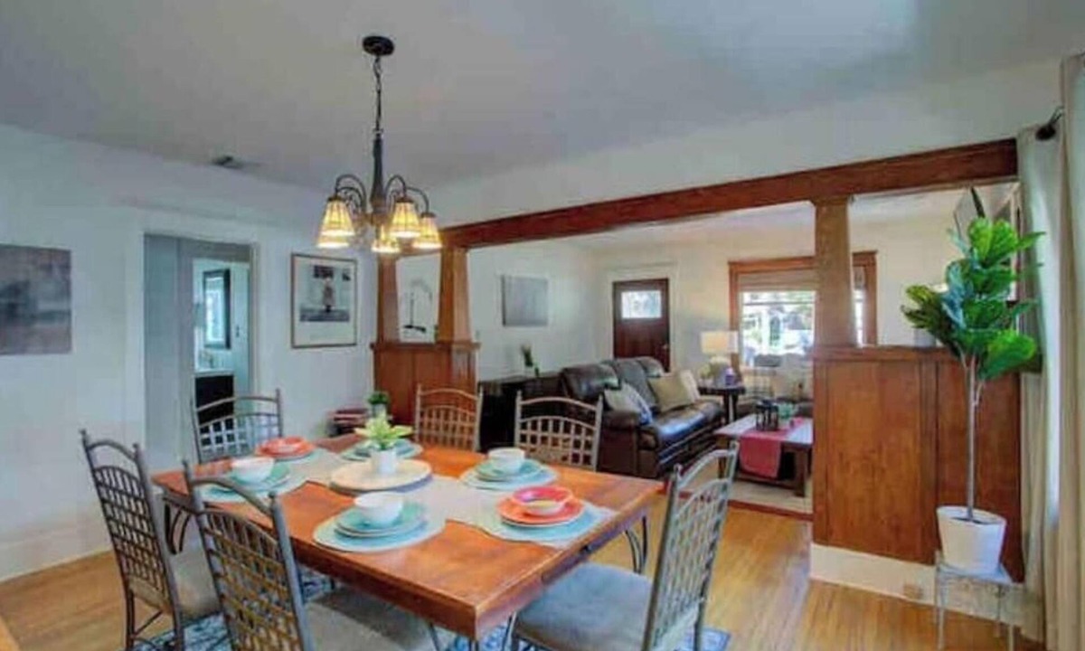 Downtown Riverside House | Cozy University 3 Beds, 5 Baths in Riverside CA