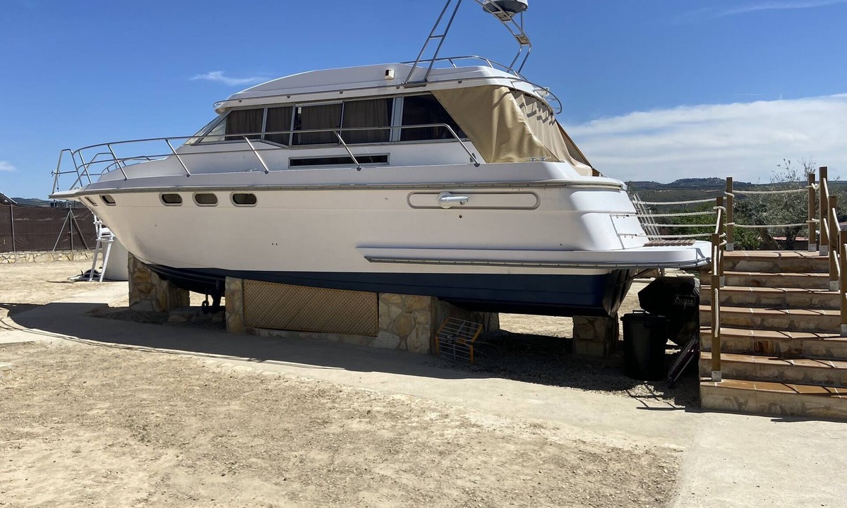 Chinchon Boat Rental | Cuchi boat