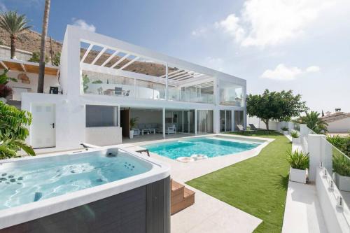 Benalmadena Villa | CYV -Villa Feliz -Panoramic views and private pool