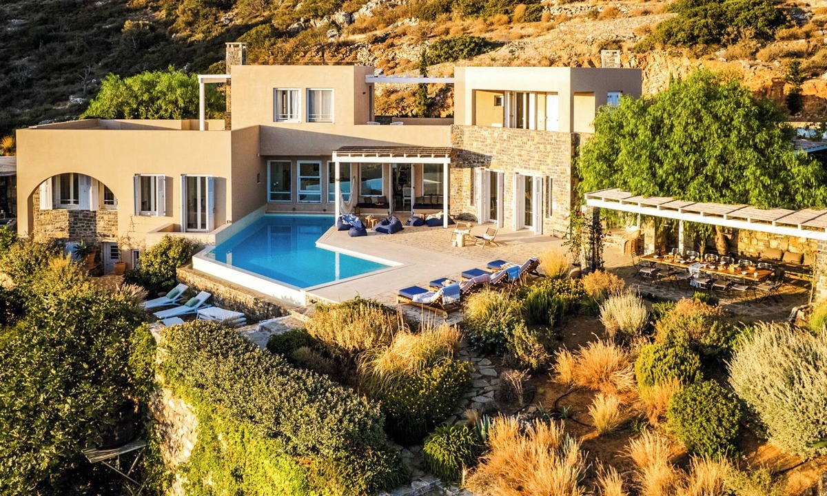 Agios Nikolaos Villa | Daedalus Villa Elounda 5' to Beach 8 Bedrooms Heated Pool Hot Tub